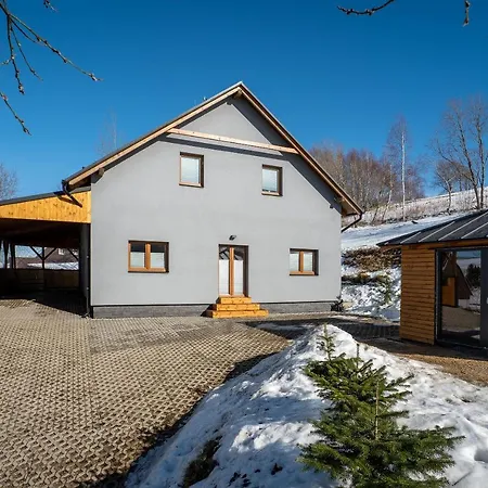Ctyrlistek Apartment *